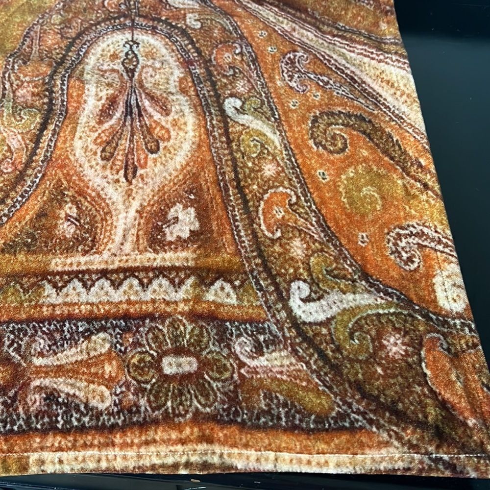 Pottery Barn Digital Print Table Runner - Picture 2 of 6